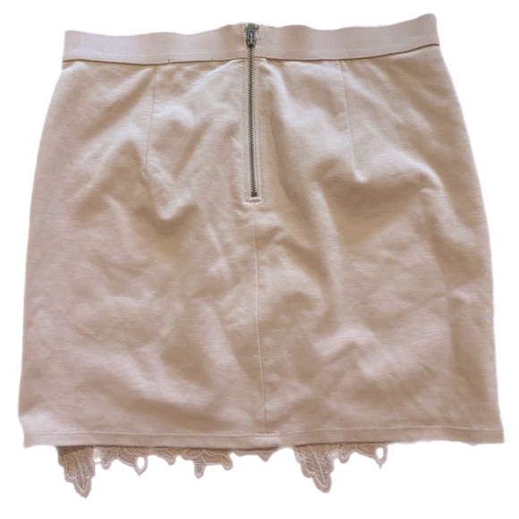 Elegant Mauve Lace Skirt - Picture 2 of 6